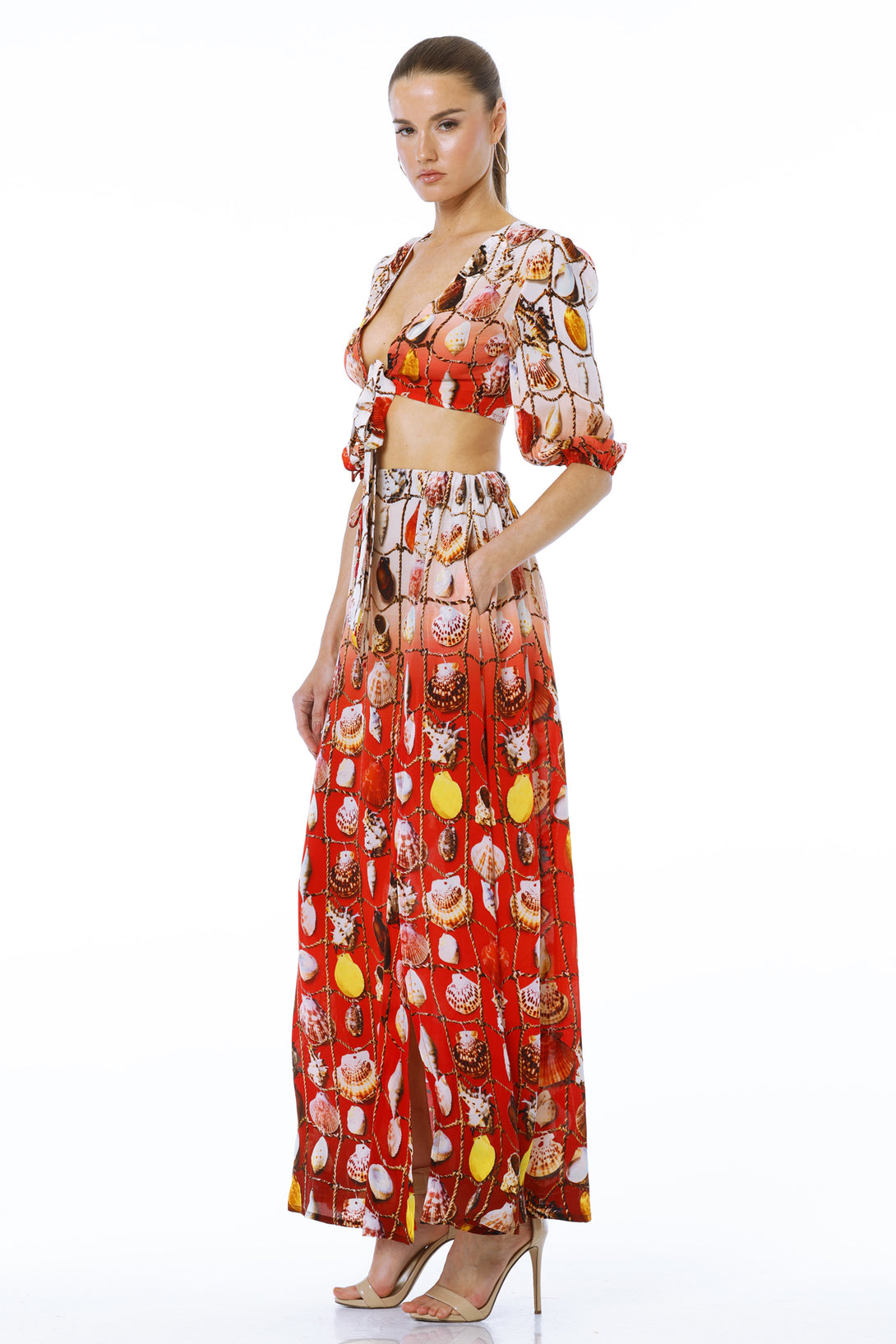 Shahida Parides,.
summer crop tops,
shortest crop top,
short tops for women,